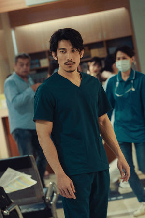 ▲《The Outlaw Doctor 化外之醫》即將在3月開播。（圖／公視、中華電信和瀚草文創）