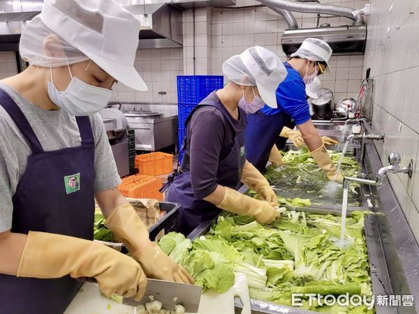 ▲基隆營養午餐,基隆廚工。（圖／記者郭世賢翻攝）