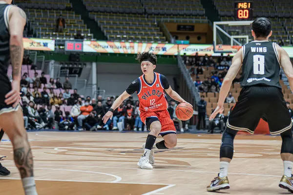 ▲領航猿盧峻翔、李家慷、卡米諾斯，香港東方楊和。（圖／東超提供）