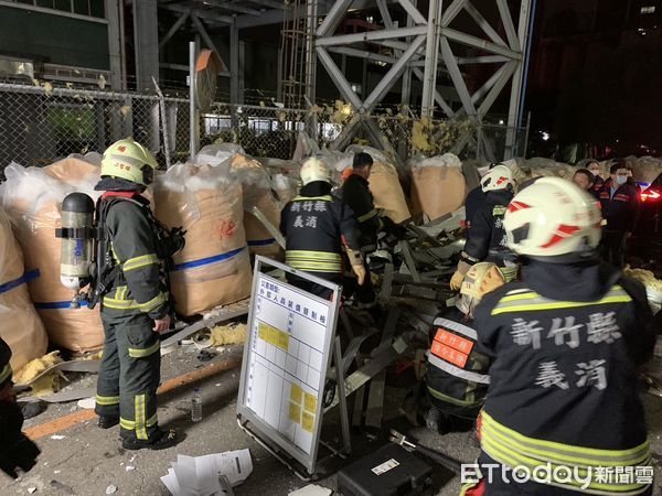 新竹縣新埔鎮遠東新世紀化學纖維工廠2死14傷火警。（圖／記者楊永盛翻攝）