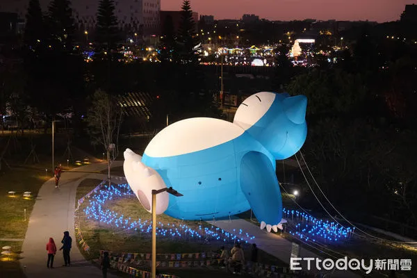 ▲2025台灣燈會在桃園,A19桃園體育園區站光的遊戲場展區,卡比獸,皮卡丘,青塘園,桃園兒童美術館。（圖／記者彭懷玉攝）