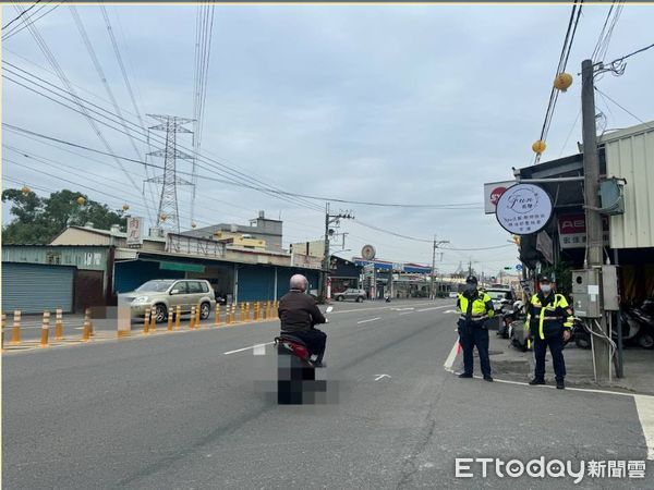 ▲東港警分局11日起實施「全縣性路口車不停讓行人暨行人違規取締專案勤務」            。（圖／記者陳崑福翻攝）