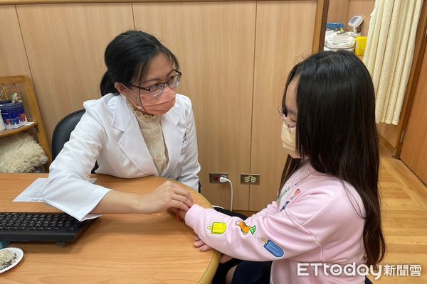 ▲要開學孩子EMO啦！中醫曝治「開學症候群」這招最有效。（圖／慈濟醫院提供）