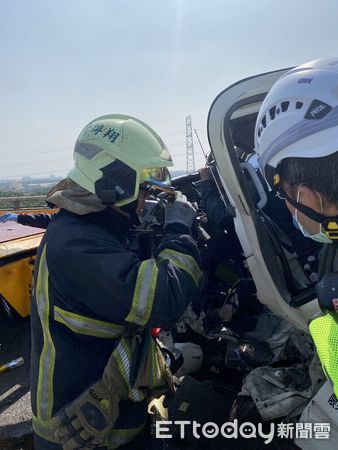 ▲台88屏東縣竹田段6日早上發生車禍             。（圖／記者陳崑福翻攝）