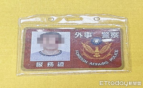 ▲桃園市冷姓男子於2023年11月間駕車行經中壢區民族路三段附近發生事故，向被害人誆稱是警察正在執行公務必須離開現場，並持偽造警察證件逃離現場。（資料照／記者沈繼昌翻攝）