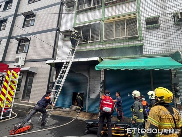 ▲高雄燕巢一棟民宅發生火警。（圖／記者許宥孺翻攝）