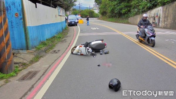▲基隆貨車違規跨越雙黃線超車。（圖／記者郭世賢翻攝）
