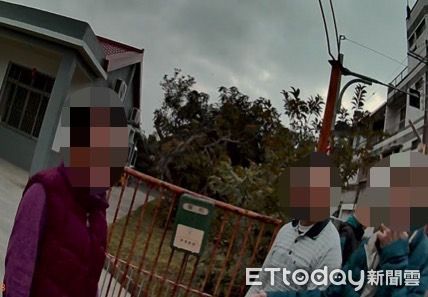 ▲屏東警分局麟洛分駐所警員劉昭仁送邱姓老翁返家             。（圖／記者陳崑福翻攝）