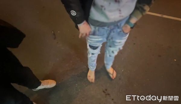 ▲▼雲林縣發生一起自撞車禍，駕駛車頭全毀。（圖／記者游瓊華翻攝）