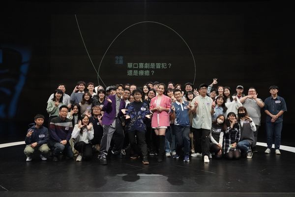 ▲▼賀瓏於節目中分享用父親逝世故事詮釋喜劇的治癒力量，藉此探討論壇主題。（圖／公視提供）