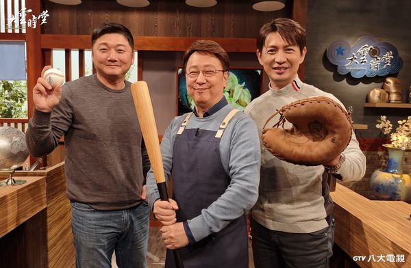 ▲李四端(中)在《大雲時堂》訪問曾豪駒(左)、高志綱。（圖／八大提供）