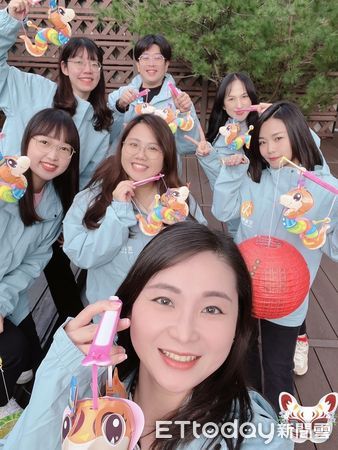▲花蓮市公所推出造型可愛的「蛇」燈籠。（圖／花蓮市公所提供，下同）