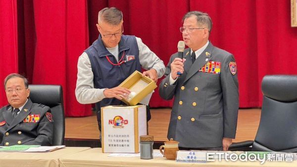 ▲新北消防公職財產申報公開抽籤。（圖／記者郭世賢翻攝）