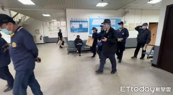 ▲▼高雄女遭「驚悚碎屍」！水溝撈到腳掌、內臟　採DNA相驗確認身分。（圖／記者陳宏瑞攝）