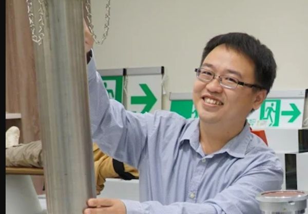 ▲廠房天花板傾塌。（圖／記者楊永盛翻攝）