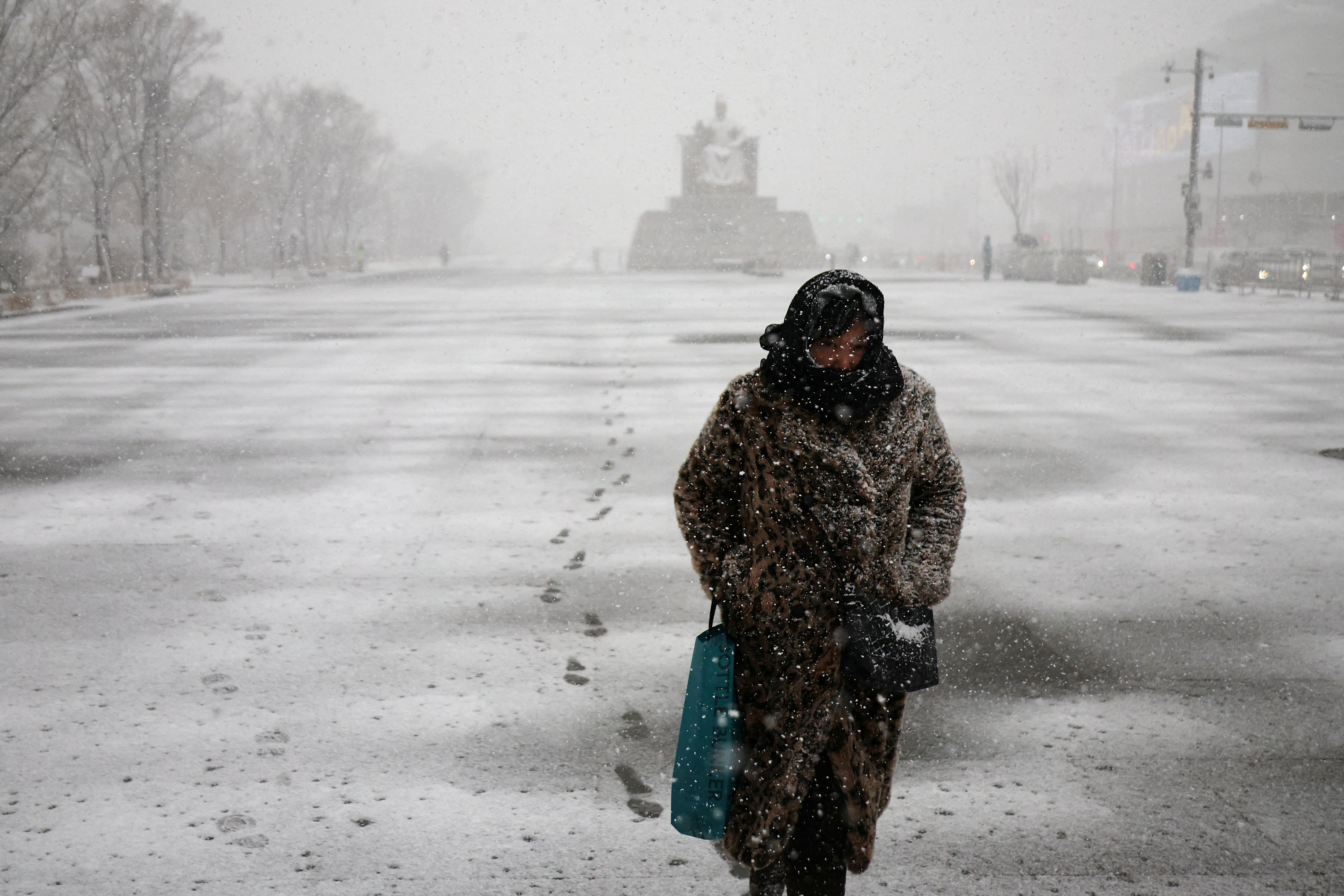 ▲▼ 南韓首爾也降下大雪。（圖／路透）