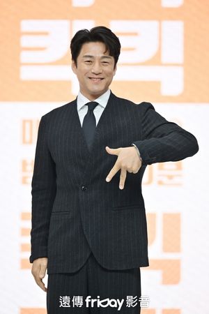 ▲▼池珍熙、李奎炯顛覆形象全力搞笑。（圖／friDay影音提供）