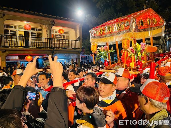 ▲「東山碧軒寺迎佛祖暨遶境」活動，於2月6日（農曆正月初九）舉行回駕大典，7日凌晨0時7分起駕，恭送觀音佛祖「正二媽」返回東山碧軒寺。（圖／記者林東良翻攝，下同）