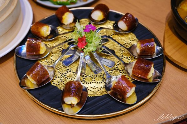 ▲▼台中全鴨坊梅川東旗艦店。（圖／部落客飛天璇提供）
