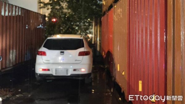 ▲基隆男離家失聯8日 車停貨櫃場隱蔽處陳屍車內。（圖／記者郭世賢翻攝）