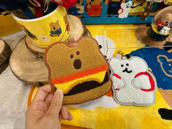 ▲▼7-11推韓國短尾袋鼠「DINOTAENG」周邊。（圖／記者林育綾攝）