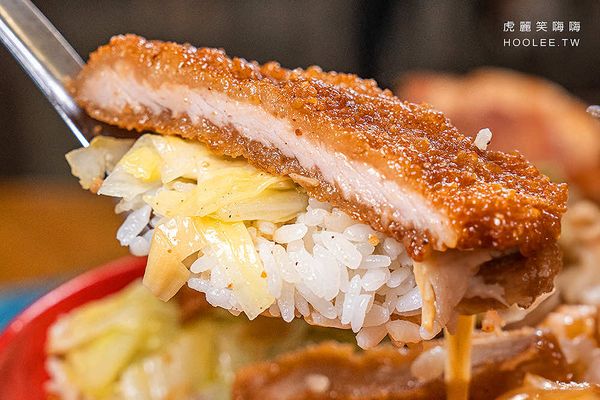 ▲▼旗山推薦必吃厚實軟嫩排骨飯。（圖／部落客虎麗提供）