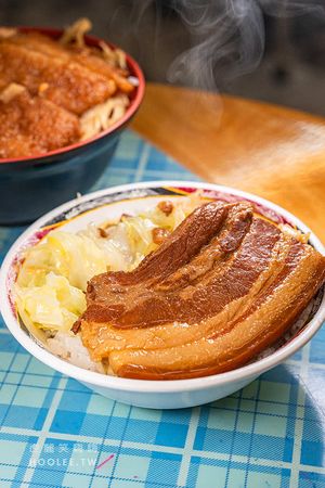▲▼旗山推薦必吃厚實軟嫩排骨飯。（圖／部落客虎麗提供）