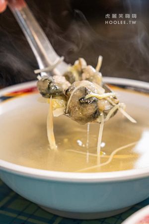 ▲▼旗山推薦必吃厚實軟嫩排骨飯。（圖／部落客虎麗提供）