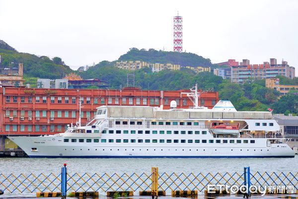 ▲基隆迎來「海上圖書館」,望僕號。（圖／記者郭世賢翻攝）