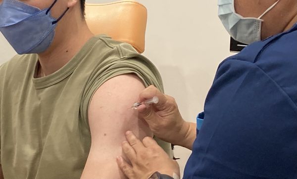 ▲▼高端疫苗盤點後決定將現有僅存300劑流感疫苗全數供應市場。（圖／高端提供）