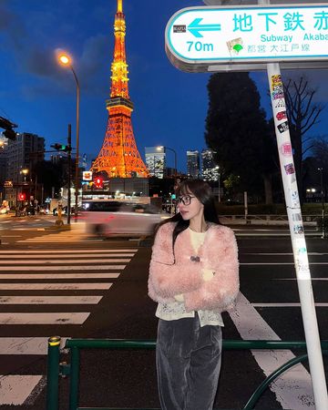 ▲林襄站在街頭，與東京鐵塔合影。（圖／翻攝自Instagram／95_mizuki）