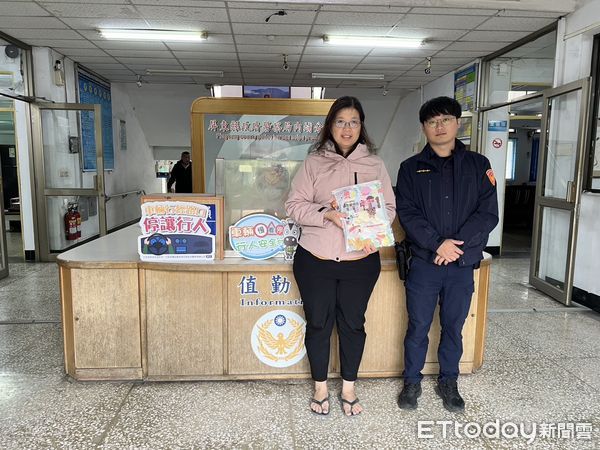 ▲內埔警分局發送金蛇年燈籠             。（圖／記者陳崑福翻攝）