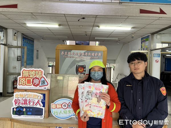▲內埔警分局發送金蛇年燈籠             。（圖／記者陳崑福翻攝）