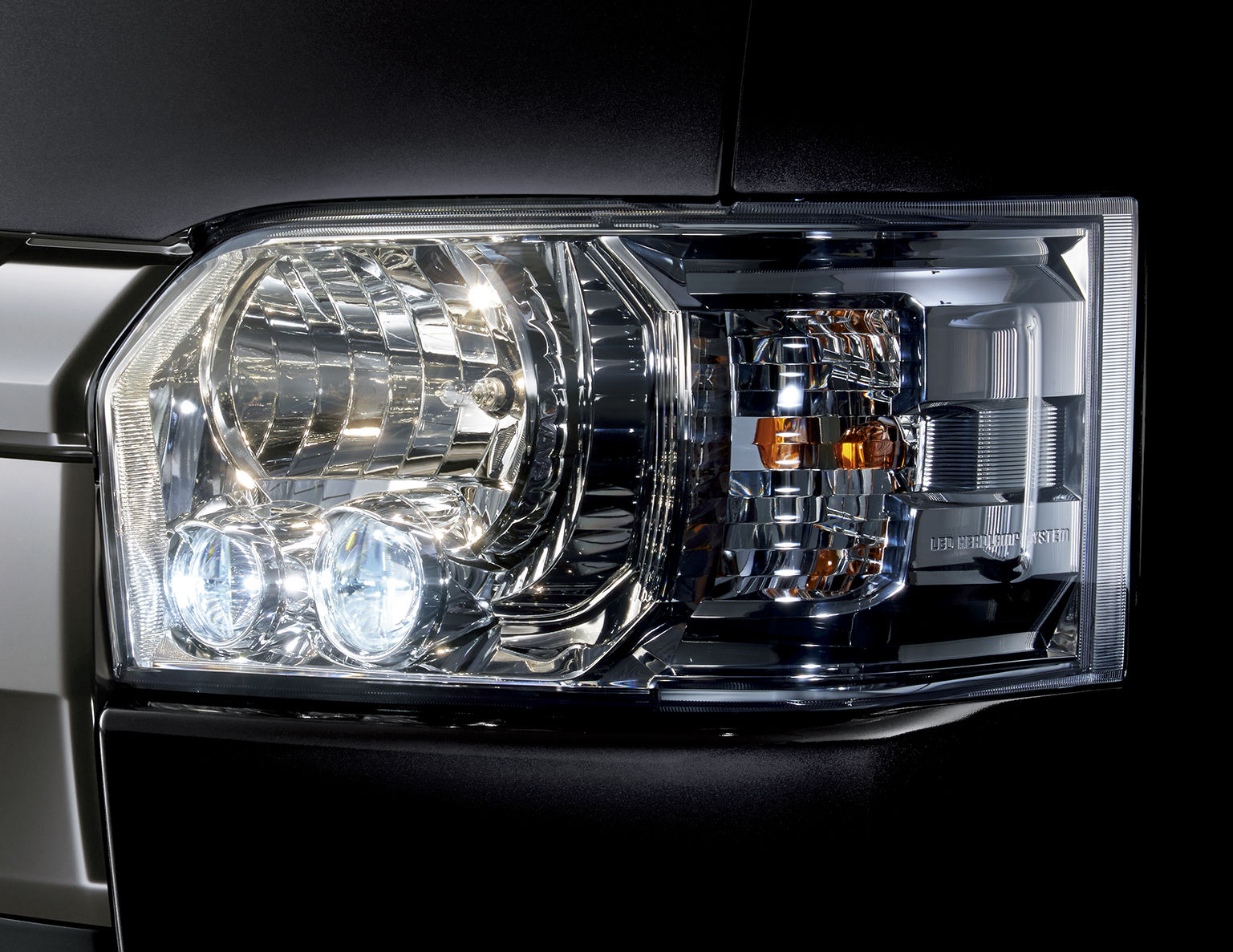 ▲TOYOTA Hiace Super GL「DARK PRIME S」特仕版。（圖／翻攝自TOYOTA）