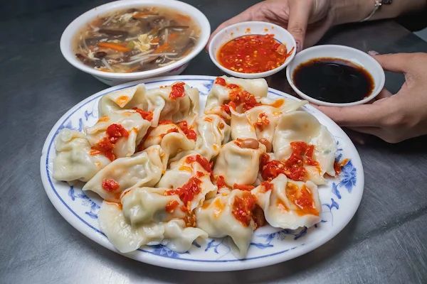 ▲▼台中在地傳承30年，整間店只賣水餃和酸辣湯。（圖／部落客美熊提供）