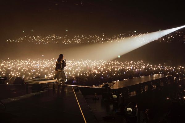 ▲▼ 直擊／台北小巨蛋「唱一半說錯話」　YOASOBI嚇壞尖叫：對不起⋯。（圖／翻攝自B`IN LIVE SPACE臉書）