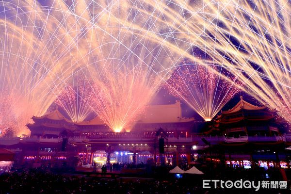 ▲台南正統鹿耳門聖母廟，「花火迎春系列活動」於國曆2月8日隆重登場，今年活動結合傳統民俗、宗教信仰與現代科技，帶來一場文化與祈福的盛宴。（圖／記者林東良翻攝，下同）