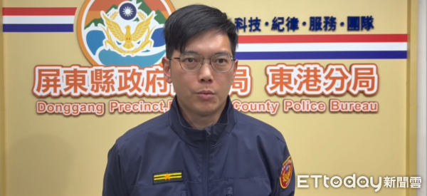 ▲東港派出所所長黃奕鳴針對夜市機車騎士肇逃做說明            。（圖／記者陳崑福翻攝）