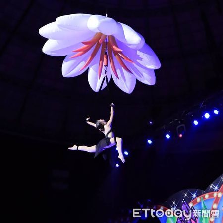 ▲▼             劍湖山世界2025年蛇來運轉璀璨花火鬧元宵。（圖／記者游瓊華翻攝，下同）