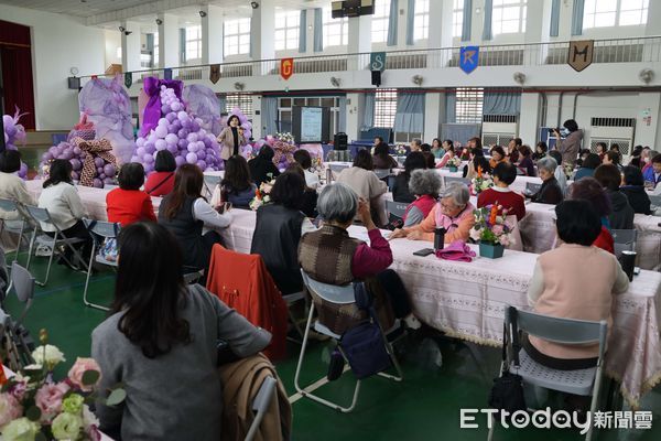 ▲▼20位女校長齊聚展現教育力量，教育女力交流會創造優質學習環境。（圖／記者游瓊華翻攝）