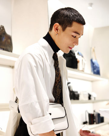 ▲牧森登香港雜誌封面。（圖／周子娛樂提供）