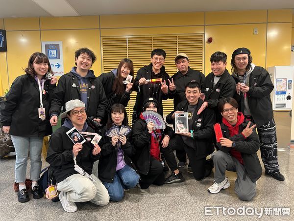 ▲▼ YOASOBI應援團隊「YOASOBI TAIWAN NIGHT DIVE夜遊台灣」。（圖／記者吳睿慈攝）