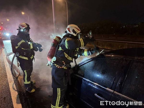 ▲彰化消防員滅火。（圖／消防提供）