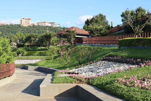 ▲▼台北市殯葬處環保葬區，目前共有富德公墓詠愛園、落羽之丘，以及陽明山公墓臻善園，圖為花葬葬區。（圖／台北市殯葬處提供）