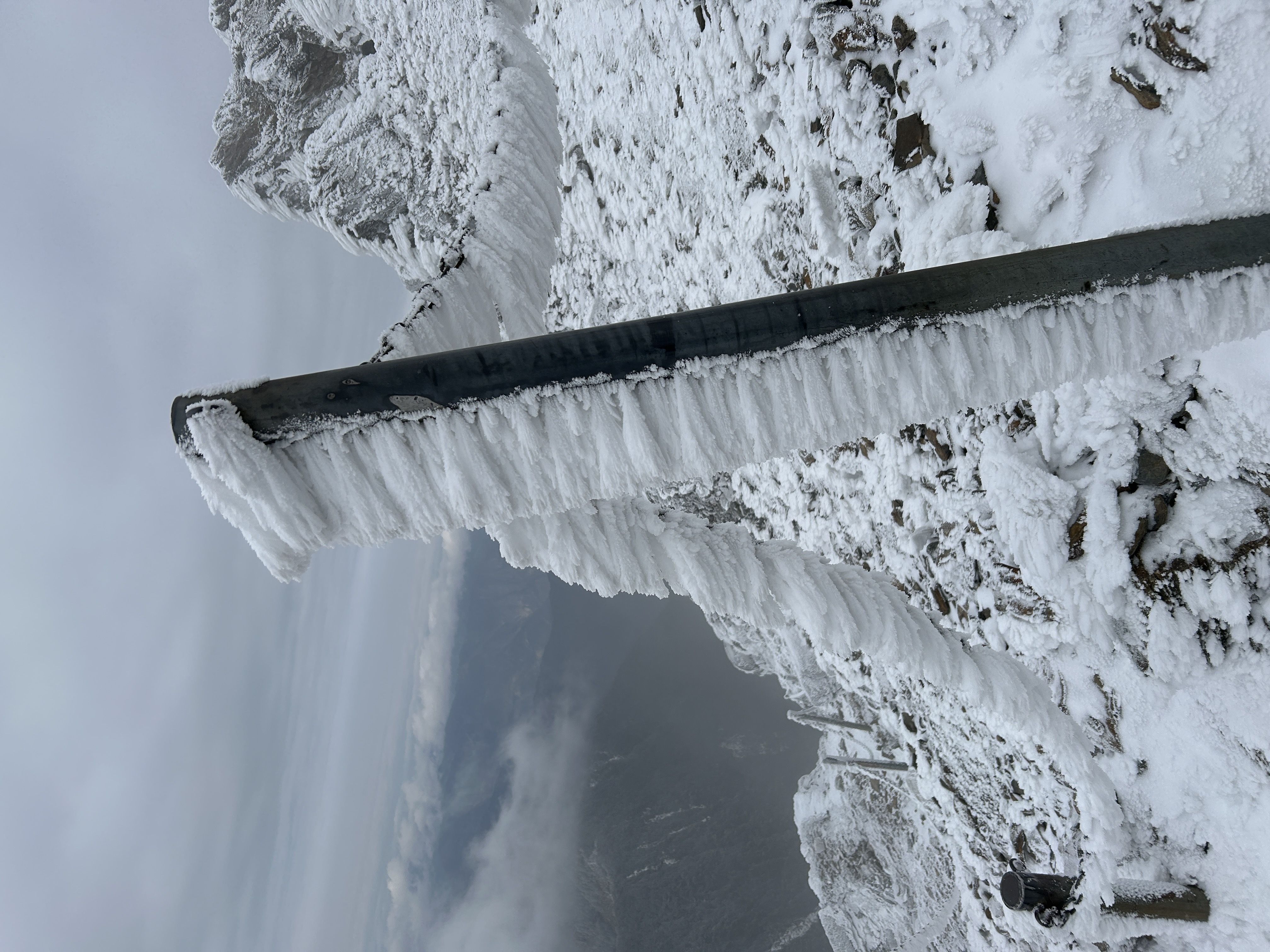 ▲玉山主峰雪況。（圖／山友張惠榮提供）