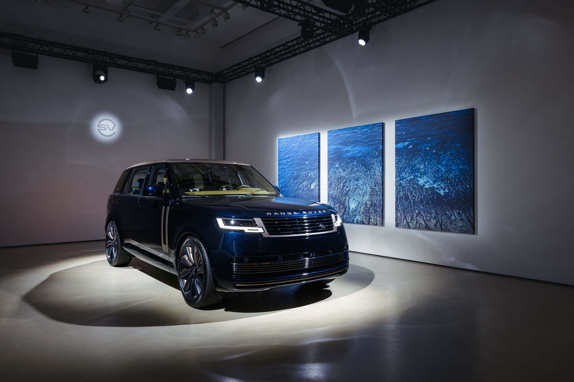 ▲專為頂級消費者客製化打造，Range Rover SV Taiwan Edition 福爾摩沙珍藏款台灣亮相。（圖／翻攝自Land Rover、記者徐煜展攝）