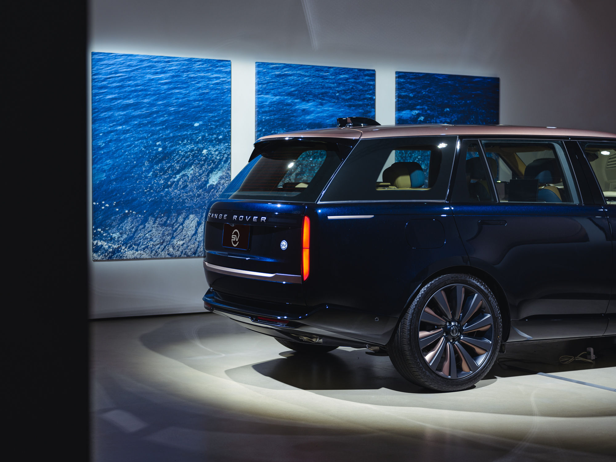 ▲專為頂級消費者客製化打造，Range Rover SV Taiwan Edition 福爾摩沙珍藏款台灣亮相。（圖／翻攝自Land Rover、記者徐煜展攝）