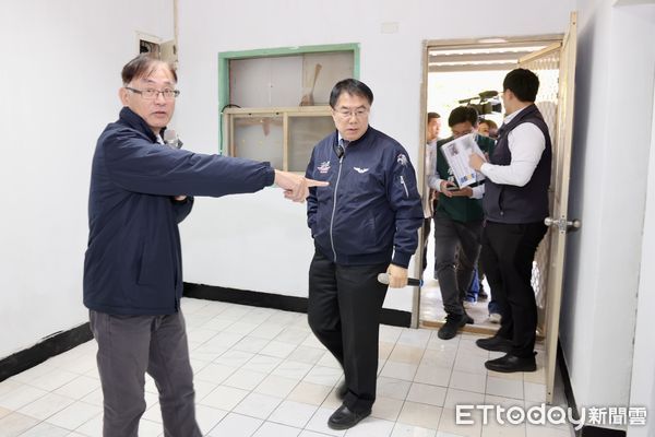 ▲台南市長黃偉哲偕副市長葉澤山及議員黃肇輝，至南區水資源分署視察宿舍修繕狀況，並至曾文青年活動中心感謝慈濟團隊進駐災區協助災後重建工作。（圖／記者林東良翻攝，下同）