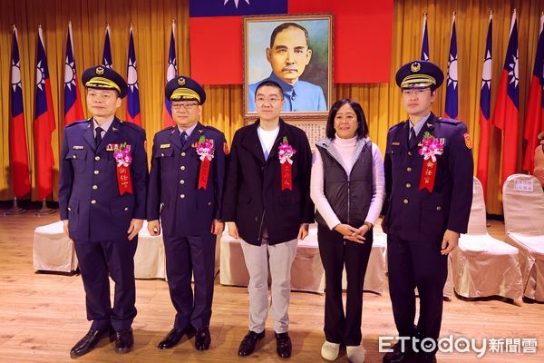 ▲基隆警2分局長交接布達。（圖／記者郭世賢翻攝）