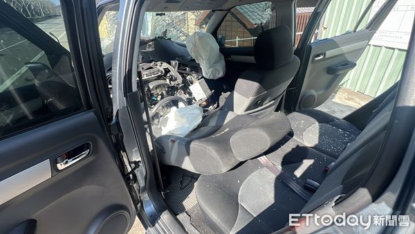 ▲造橋鄉談文車站前發生轎車自撞事故，女駕駛傷重搶救不治。（圖／記者楊永盛翻攝）